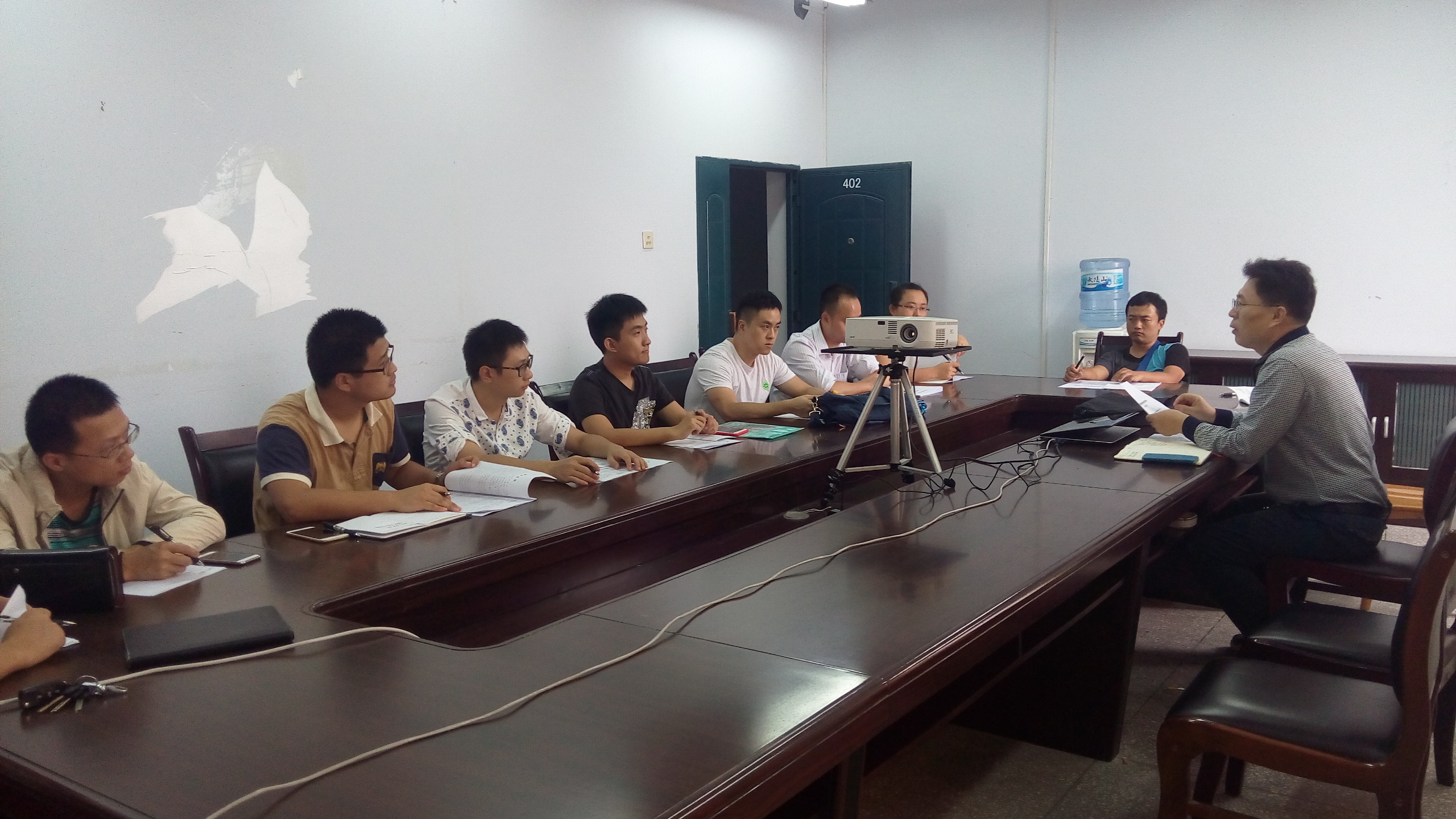 学院召开科研项目申报培训会